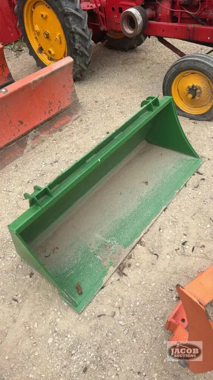 Unused 56inch John Deere quick tach material bucket