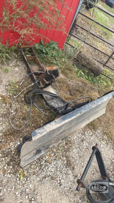 Hydraulic angle blade with mount