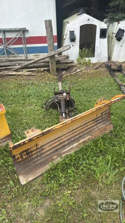 HLA hydraulic snow blade with mount