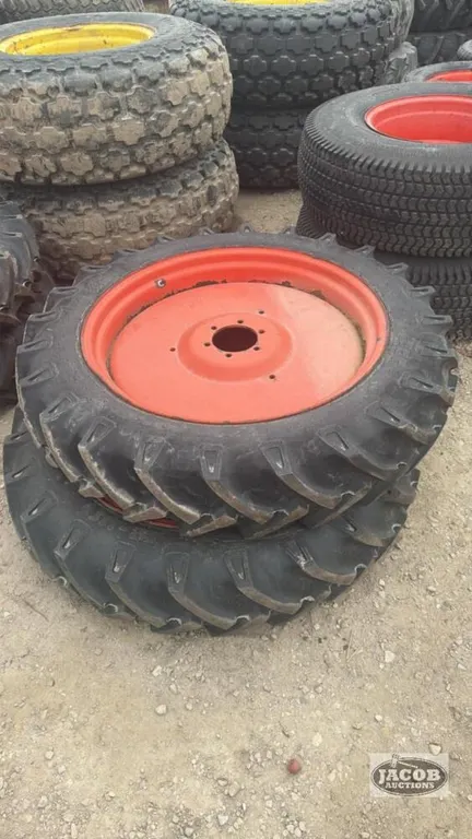 Pair of 9.5 32 tires on Kubota 6 bolt wheels