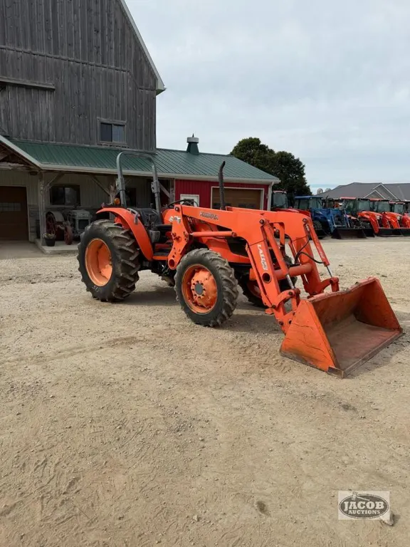 Kubota M5040 loader tractor 4x4