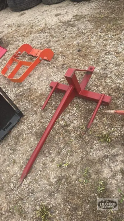 Bucket mount bale spear