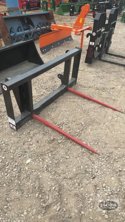 Unused Alo quick tach 2 prong bale spear