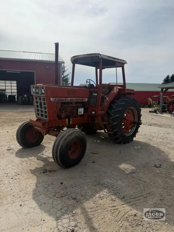 International 1586