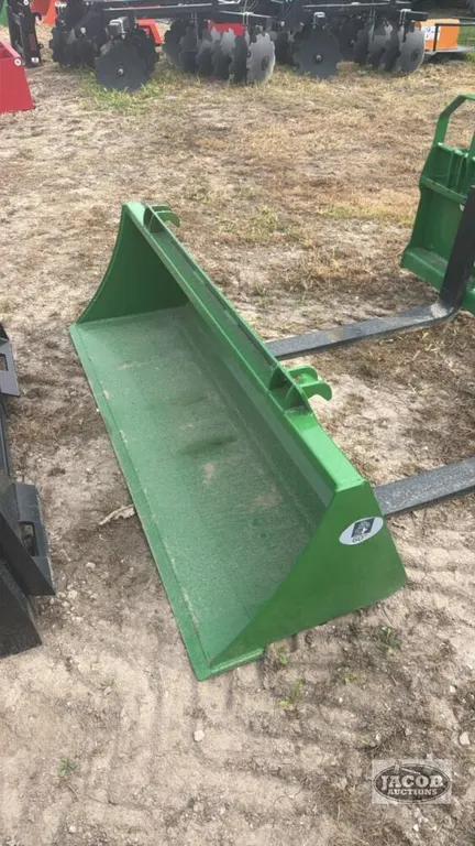 Unused 60inch John Deere quick tach material bucket