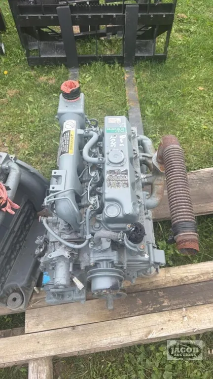 Kubota V2203 engine running