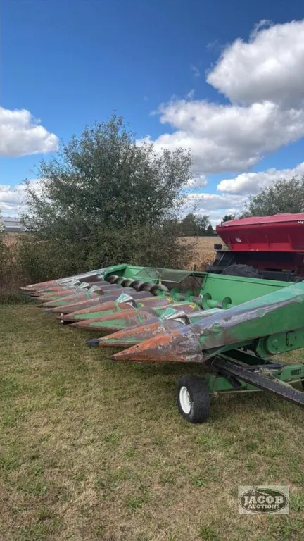 John deere 843 30 inch corn head<br/>cob saver<br/>contour shafts<br/>CART NOT INCLUDED<br/>can stay on cart until end of sale. Could be delivered on