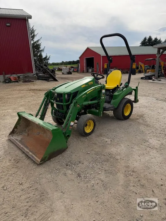 John Deere 1023E loader tractor 4x4