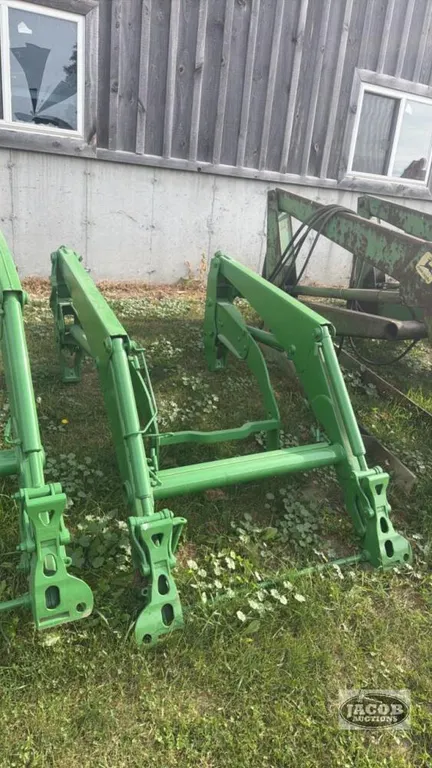 John Deere 4000 series compact tractor loader