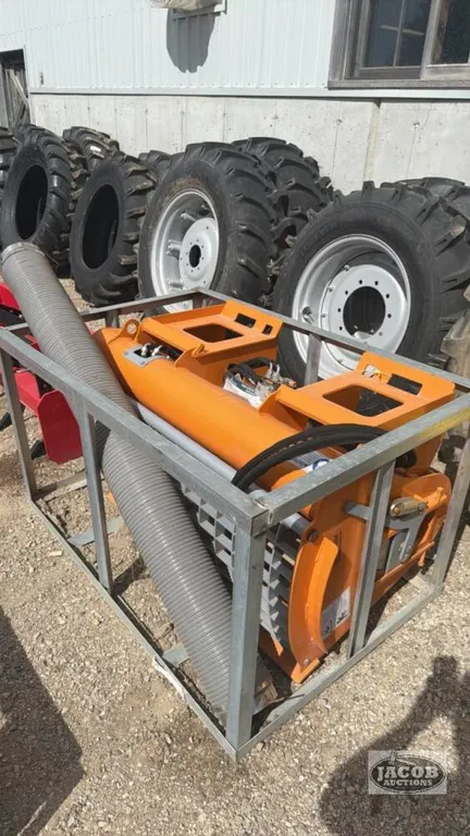 Unused Landhonor skid steer quick tach concrete mixing bucket