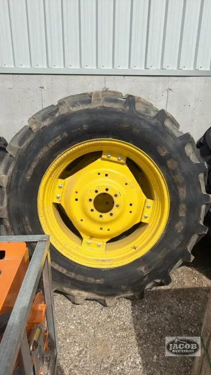 Unused Firestone 420/85R34 rim tire combo , jd 8 bolt x2