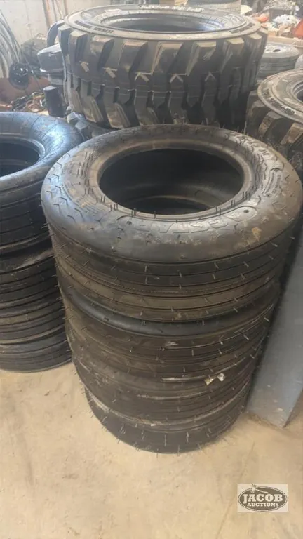 Unused 11L-15 implement tire 12ply x4