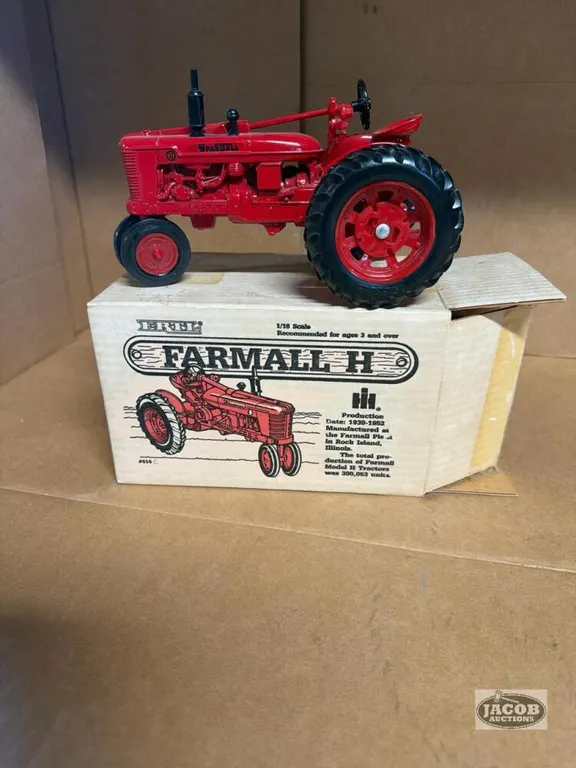 1/16 Farmall H
