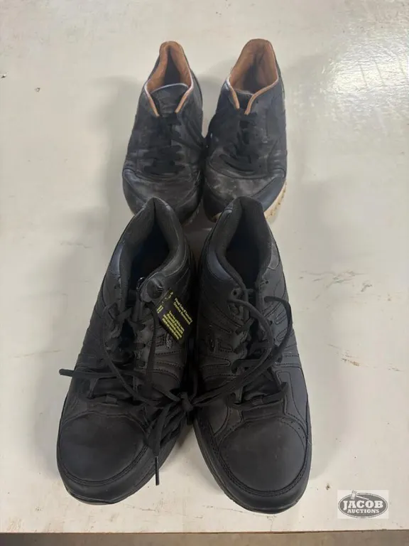 2 pairs of size 10 shoes