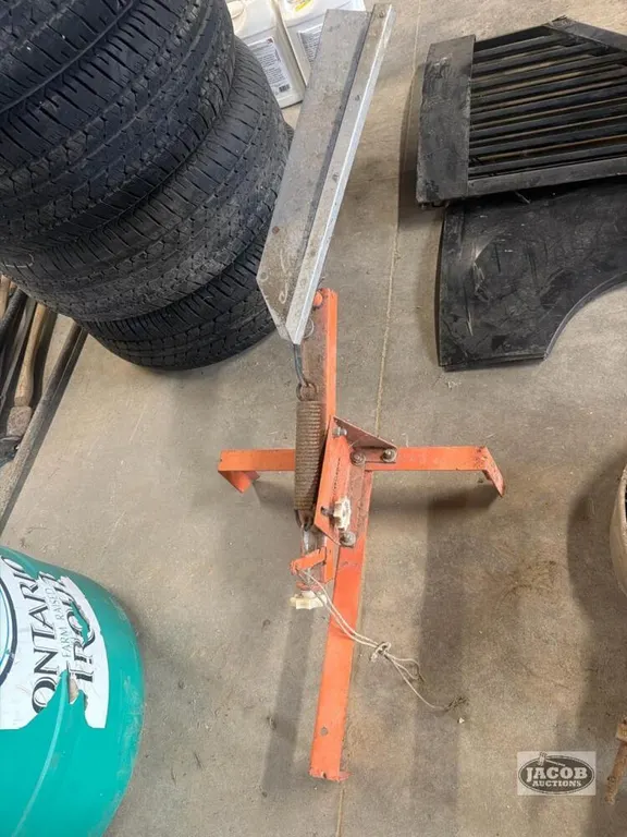Plate thrower for shooting targets
