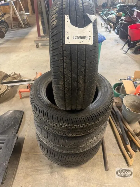 Set of 4 tires 225/55R17