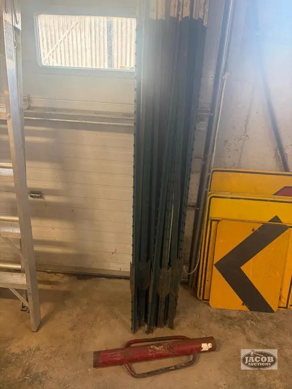 15 fencing stakes with post driver
