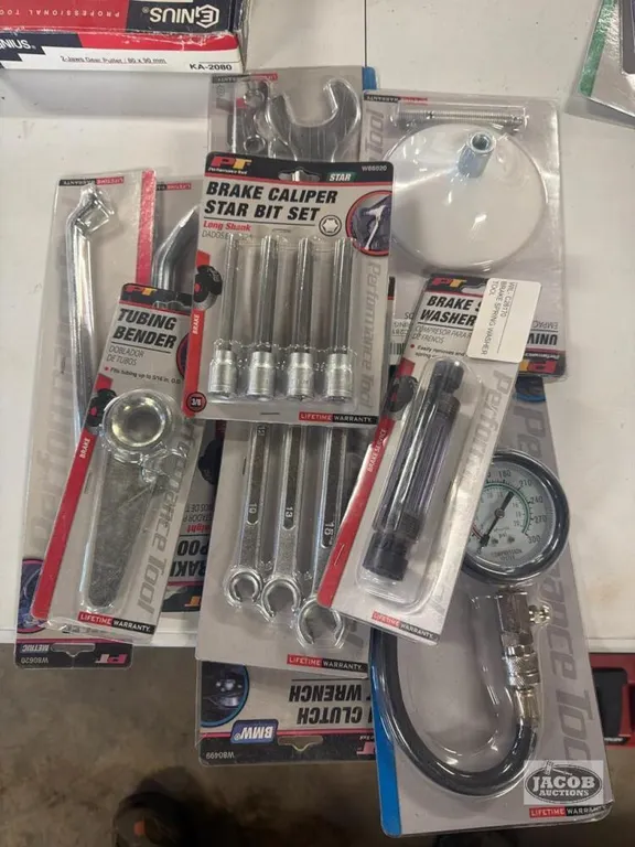 Sockets , wrenches , compression tester