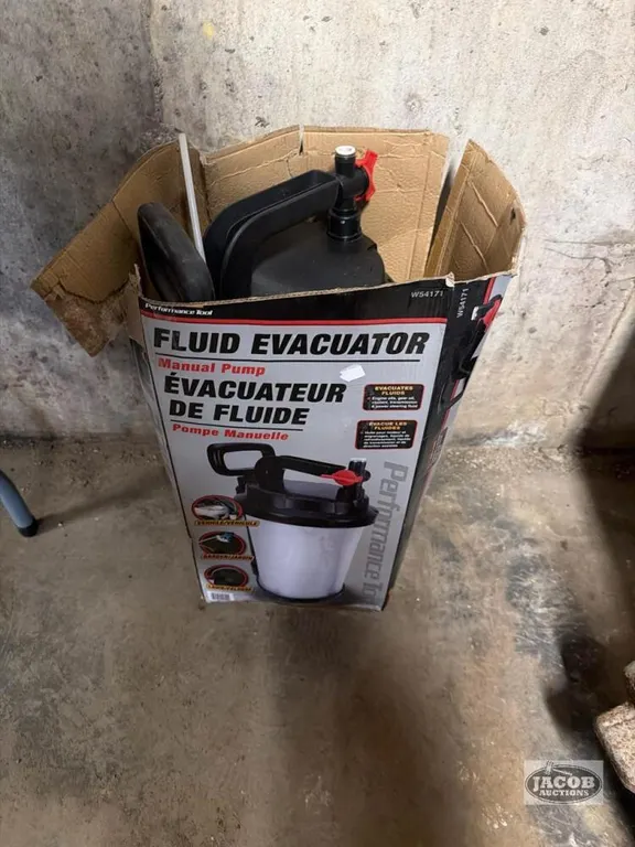 Fluid evacuator