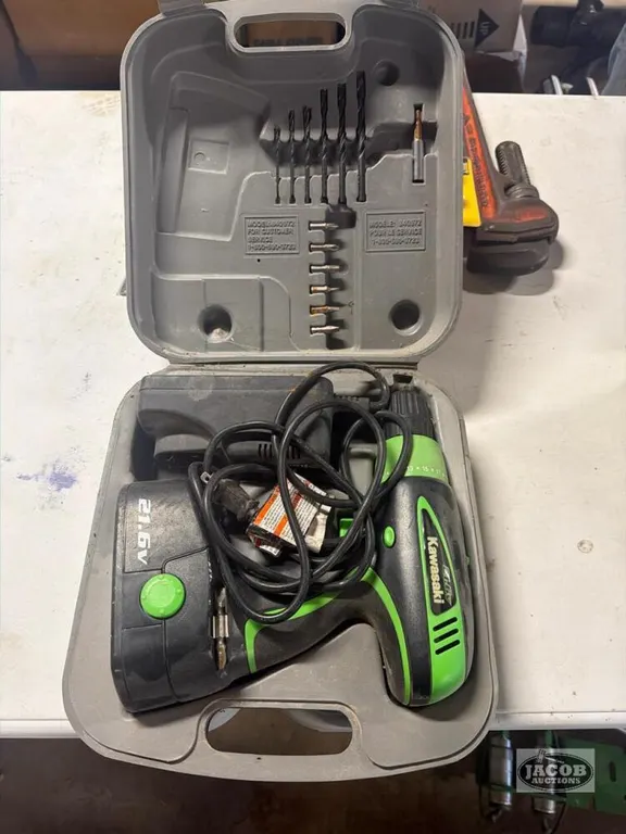 Kawasaki battery drill set