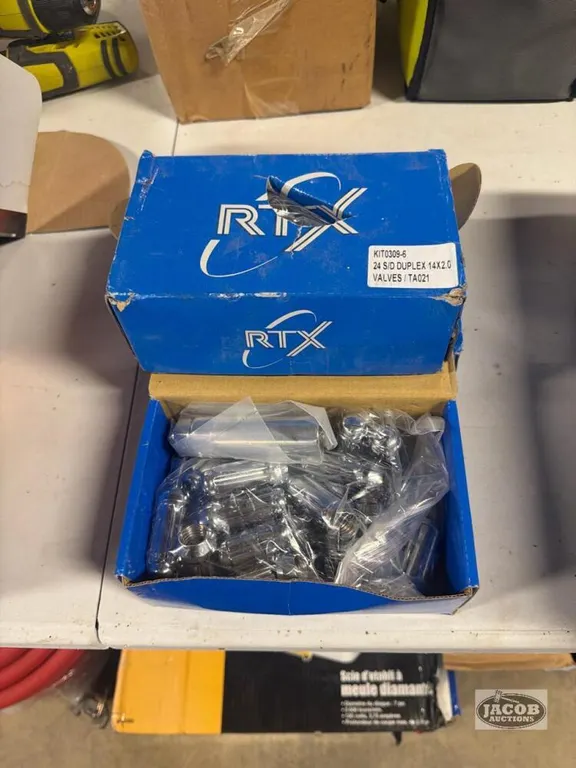 3 boxes of 14x2.0 wheel nut kits