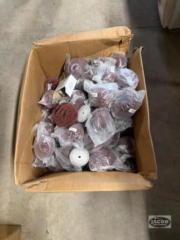 Box of drill polishers