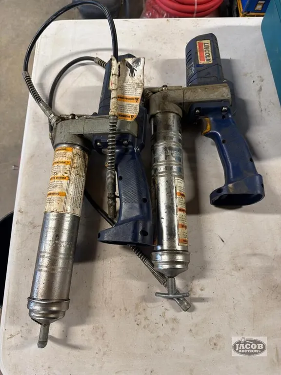 2 battery grease guns