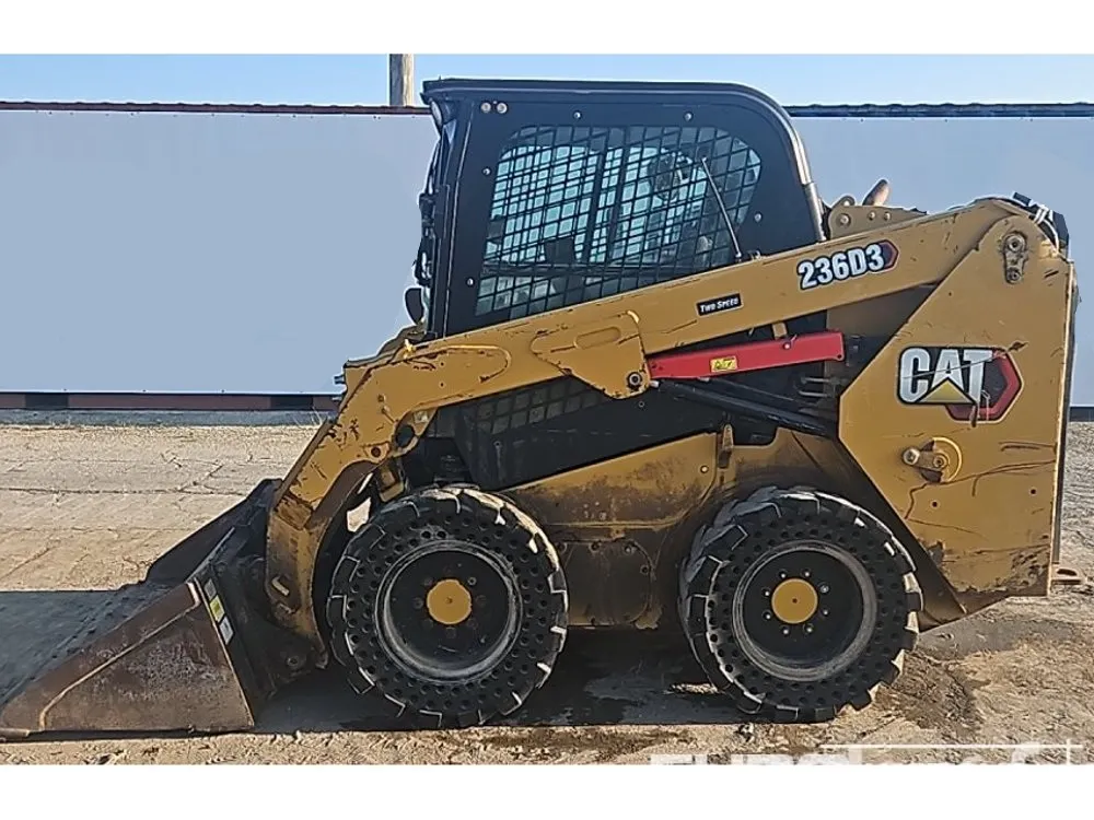 2022 CAT 236D3