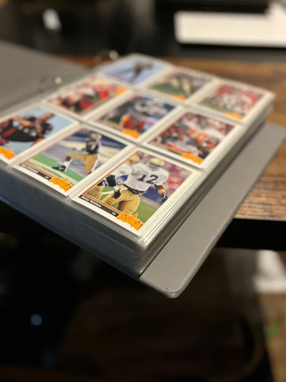 1991 Upper Deck NFL 700-Card Set With Binder