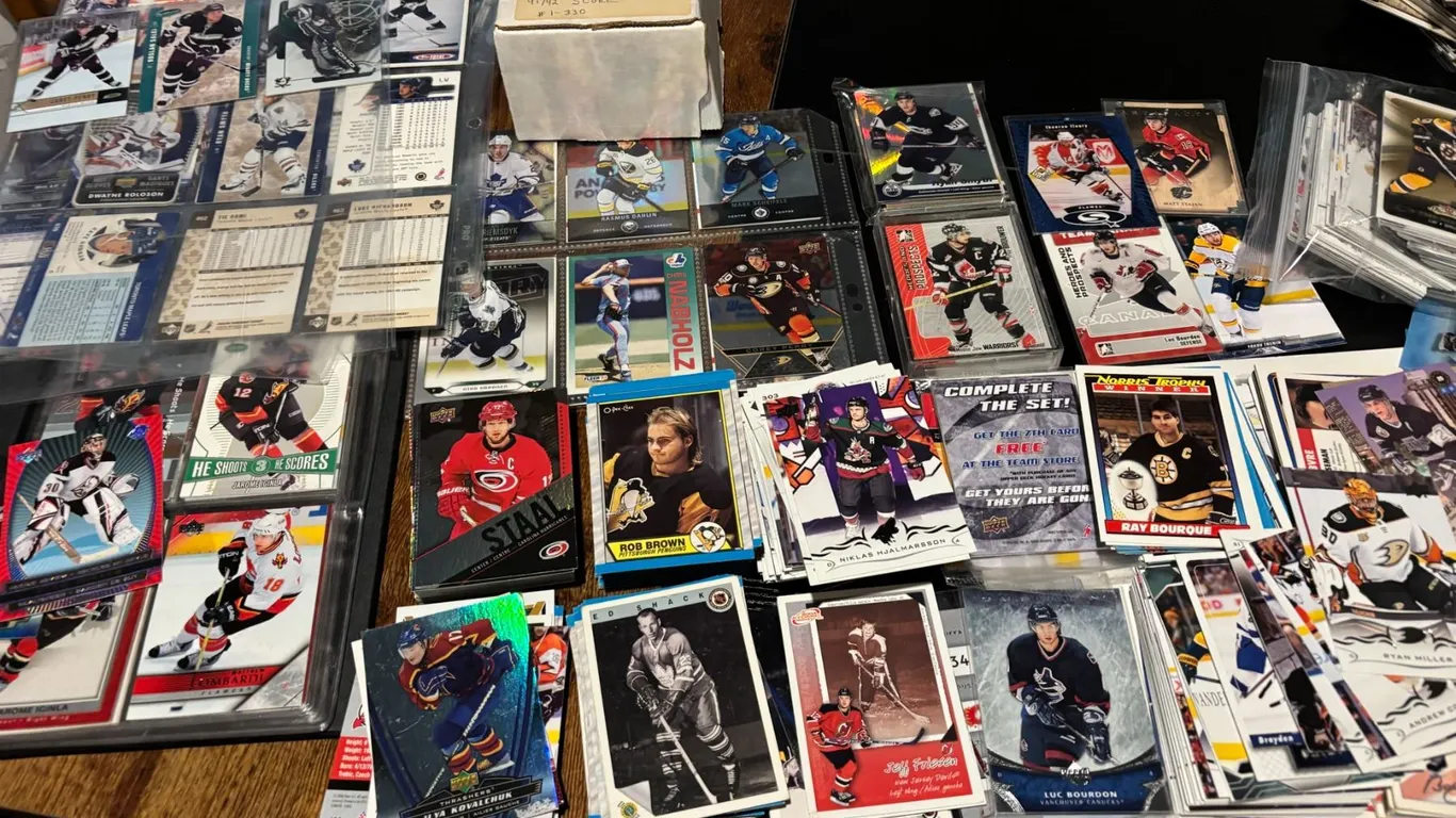 Large Mixed NHL Hockey Card Collection, 1990s–Modern