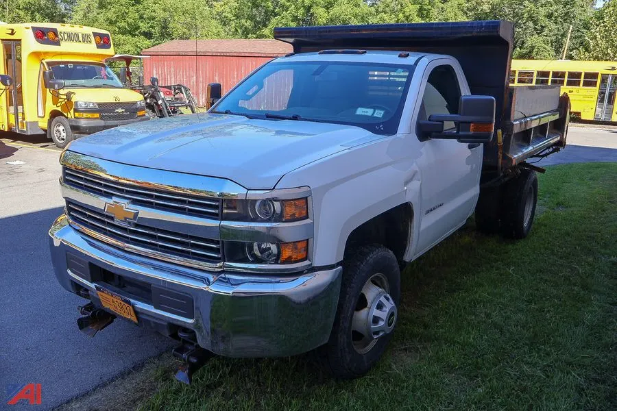 2018 Chevrolet Silverado 3500HD Dump Truck