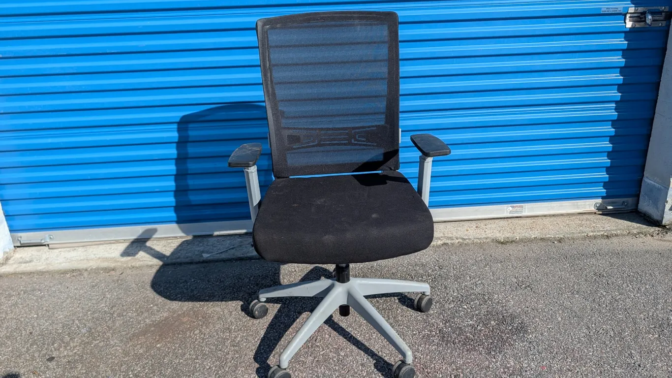 Adjustable Rolling Office Chair