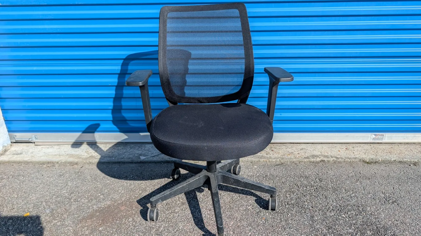Black Mesh and Fabric Adjustable Office Chair