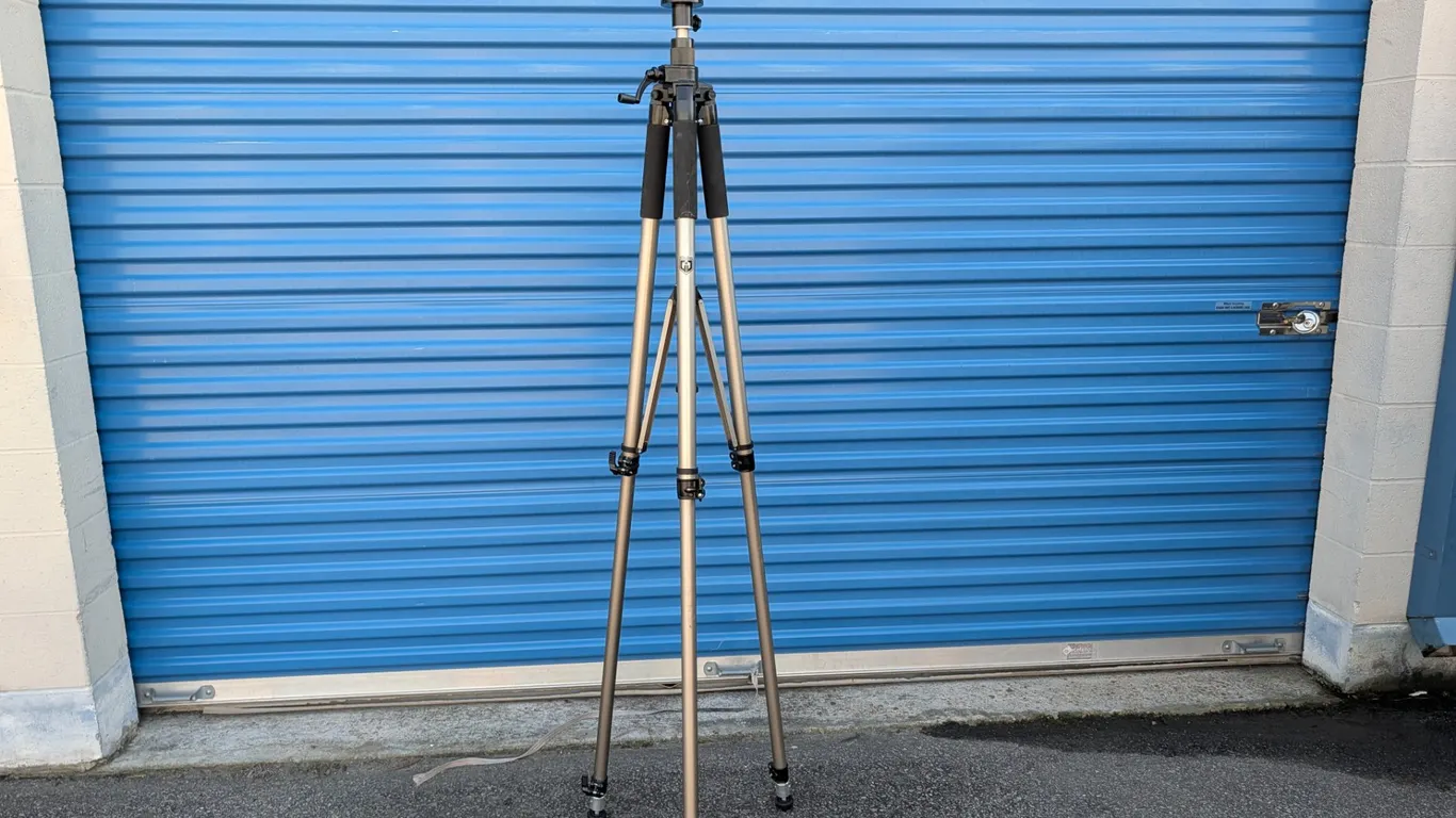 Glide Gear Metal Tripod