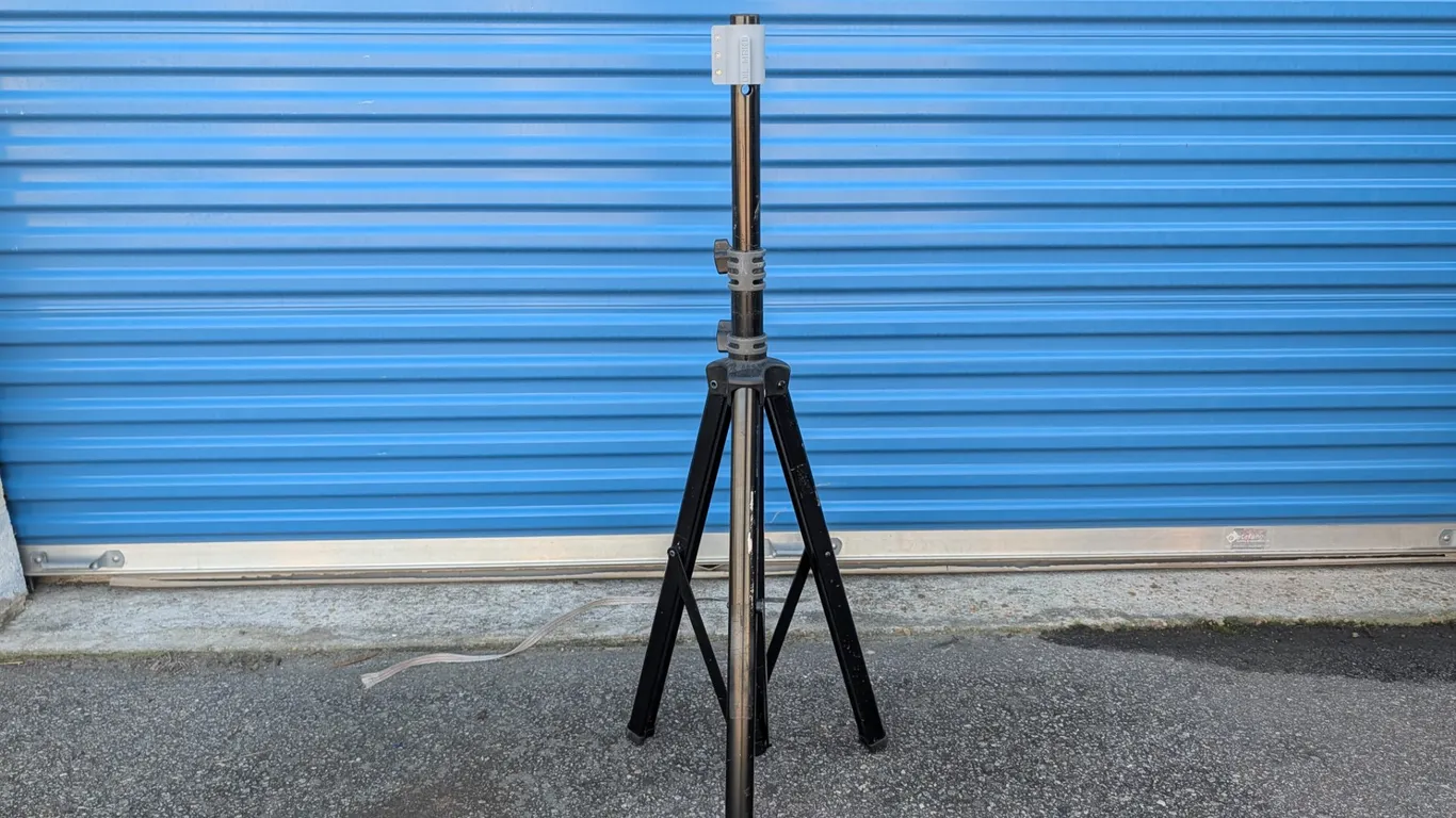 Black Metal Tripod Stand