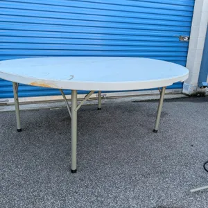 72-inch Foldable Circular Table