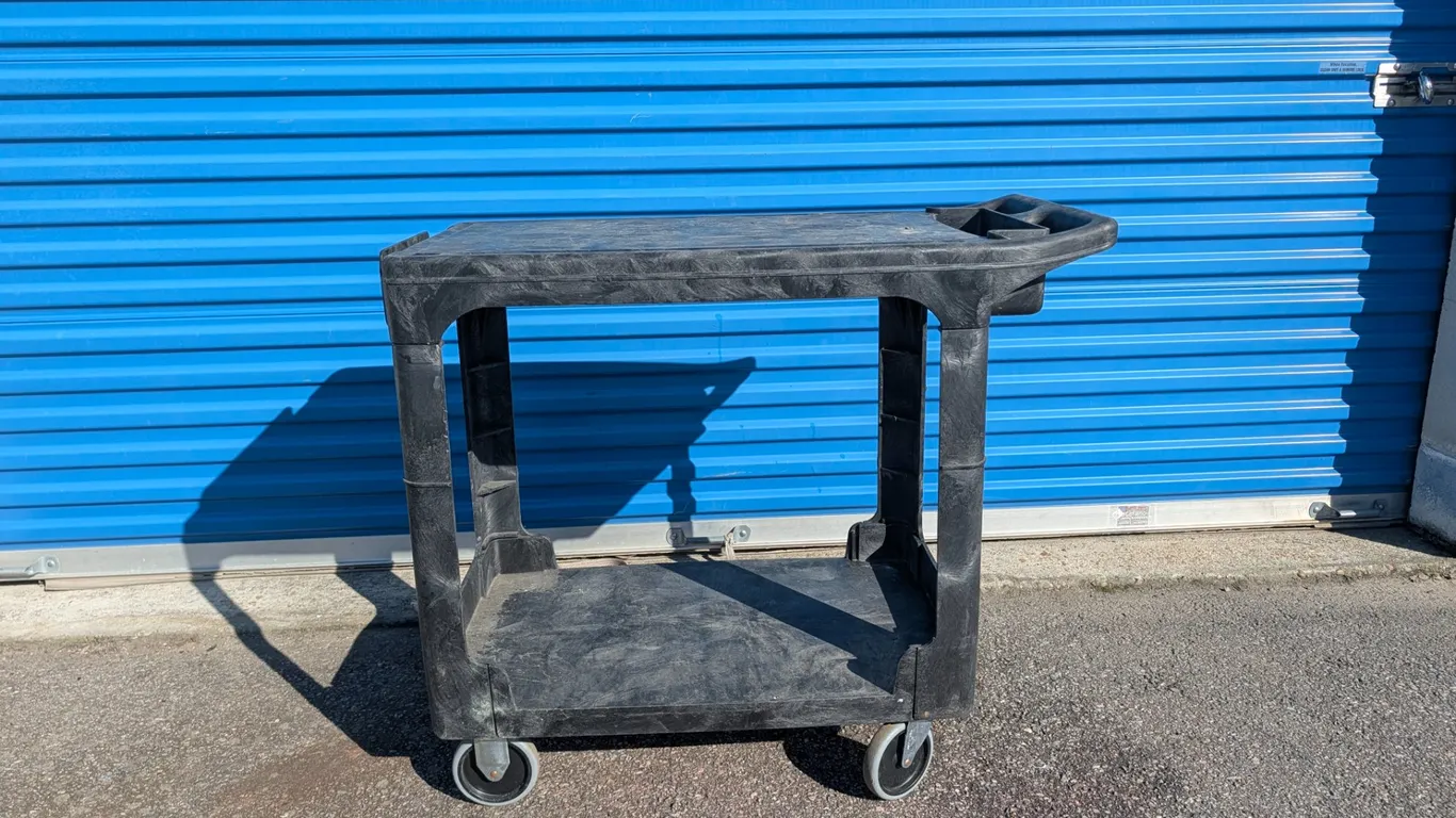 Rubbermaid Rolling Utility Cart