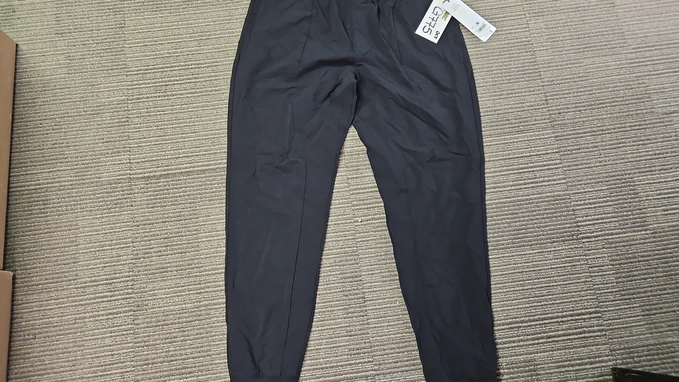 ALO XL Black Co-op Pants - Qty 1