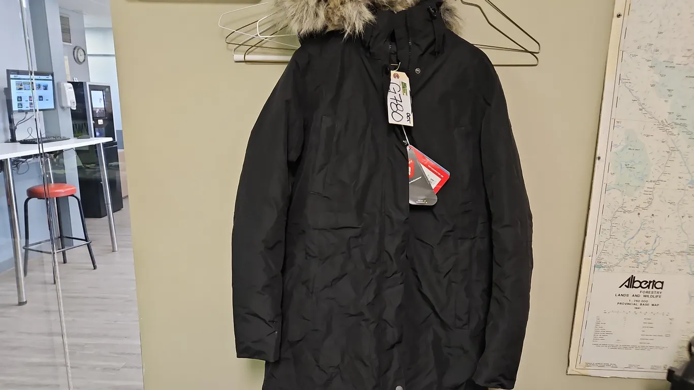 Helly Hansen Large Womens Parka - Qty 1