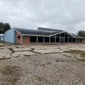 Commercial Property Located At 420 N. 2nd Ave., Sheldon, IA 51201