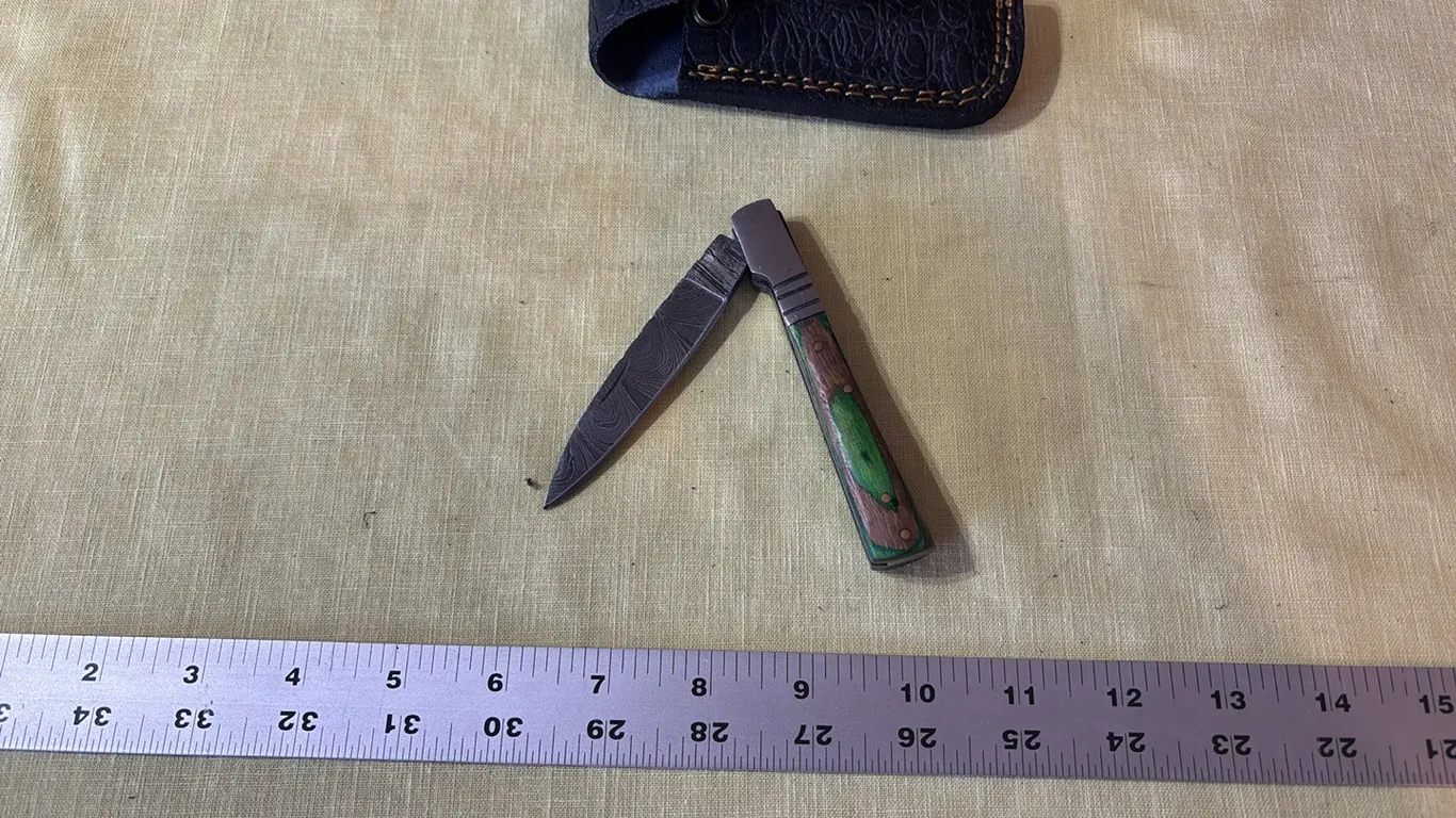 Damascus steel pocket knife