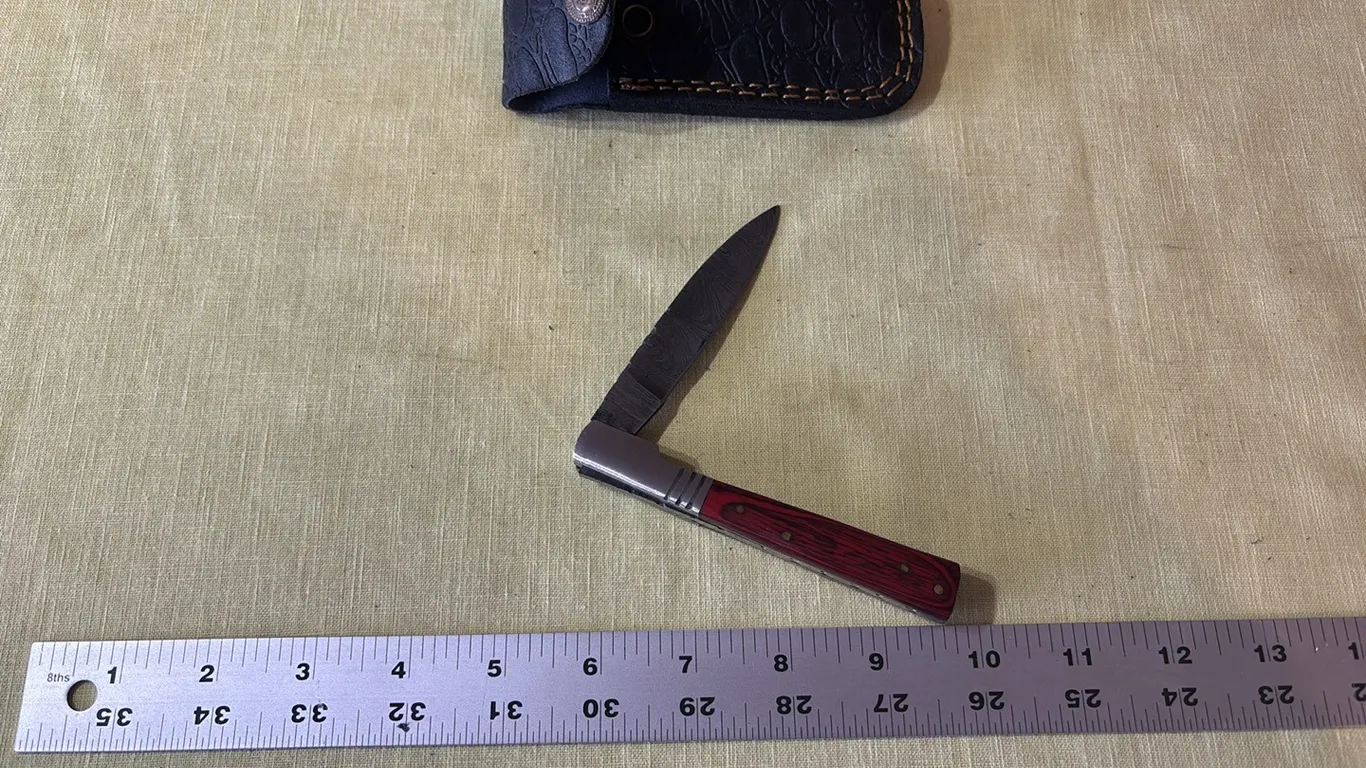 Damascus steel pocket knife
