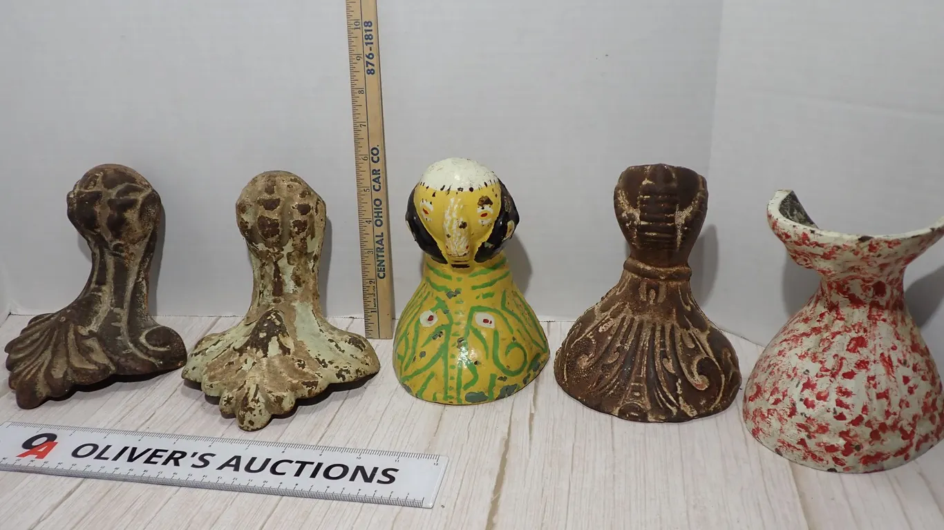 Antique Cast Iron Ball & Claw Bathtub Feet & Stove Legs | Five Piece Salvage Lot