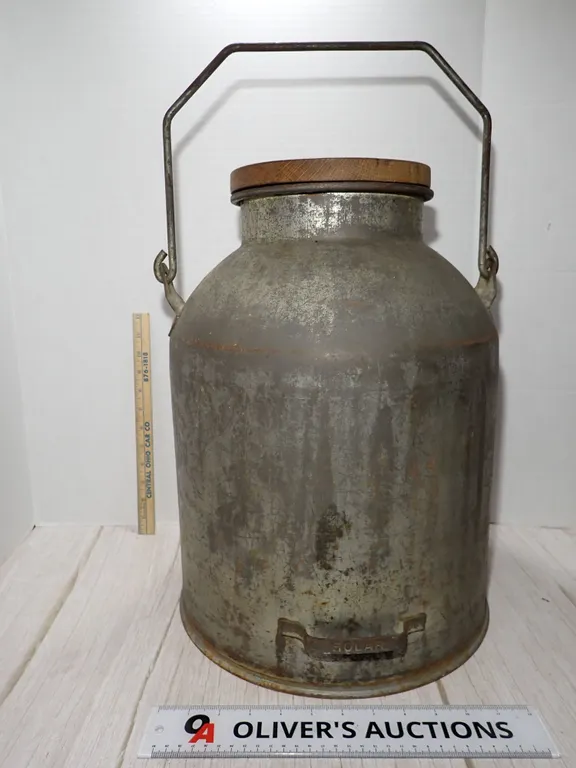 Antique Solar 10 Gallon Galvanized Steel Dairy Milk Can with Wood Lid