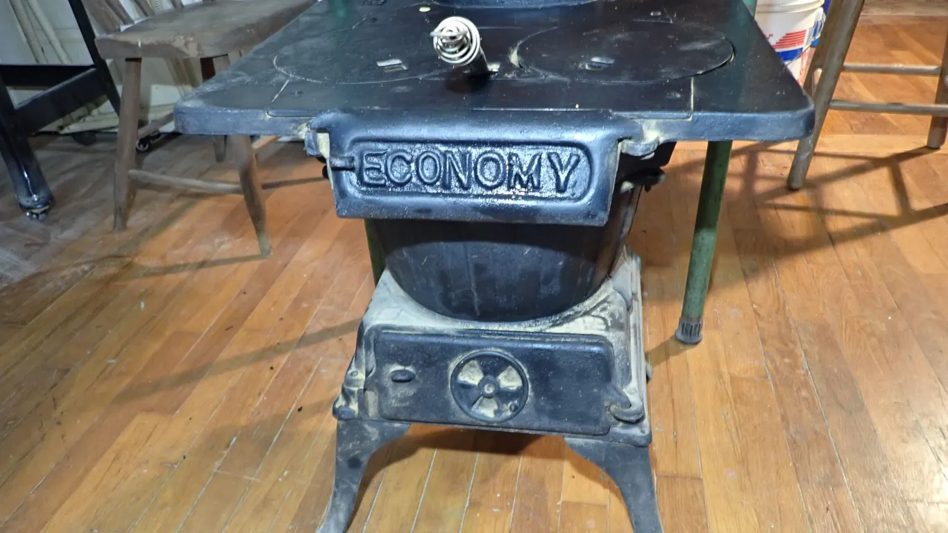 Antique Economy Cast Iron No. 22 Two-Burner Laundry Stove