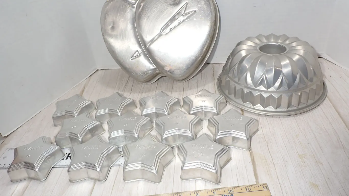 Vintage Aluminum Baking Mold Lot: Wear-Ever Heart, Bundt & 12 Twinkle Stars
