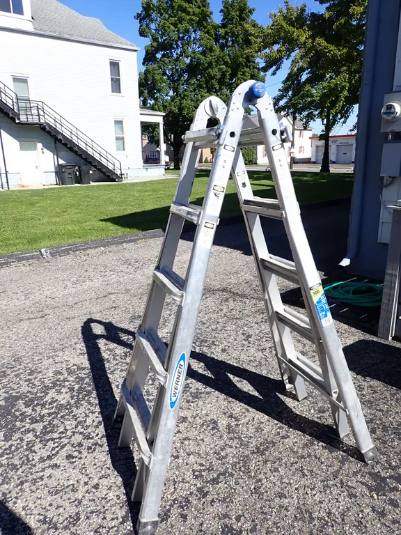 Werner MT-22 Aluminum Telescoping Multi-Position Ladder Type IA 300 lbs Rating