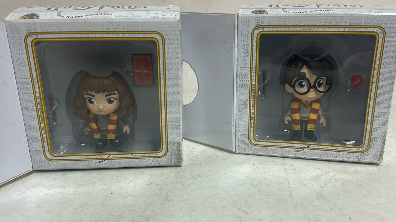 HARRY POTTER & HERMIONE GRANGER FIGURES