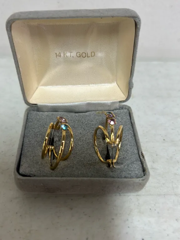 PAIR OF 14 KARAT GOLD EARRINGS