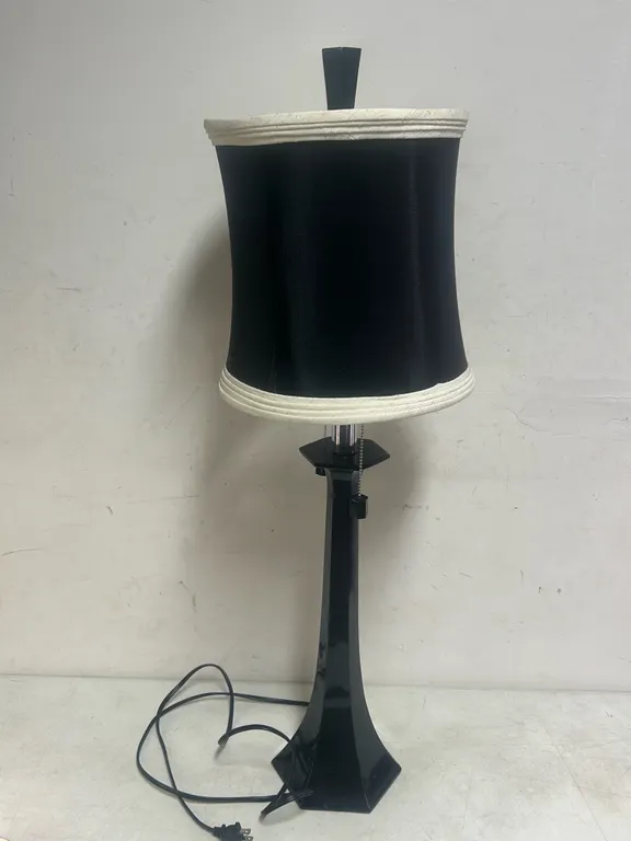 LARGE LAMP